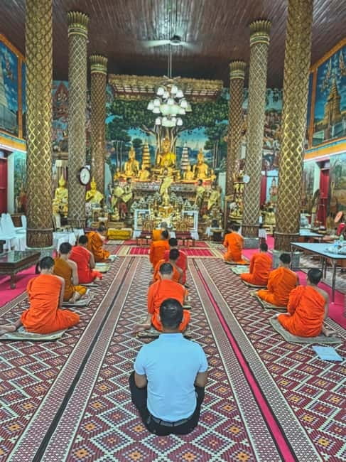 Chiang Mai: Evening Chanting & Meditation - A 15-minute meditation that keeps things approachable