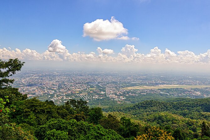 Chiang Mai: Evening Tour to Doi Suthep & Wat Pha Lat - Pickup, group size, and timing details
