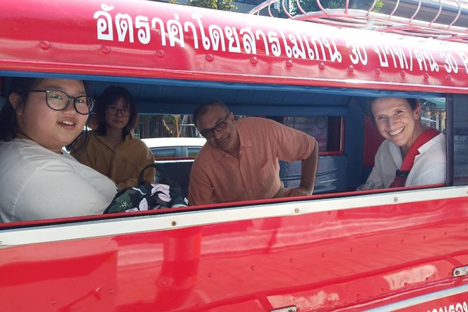 Chiang mai Foodies and Historic Walk - Coffee and Khao Soi at a Local Restaurant