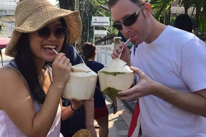 Chiang mai Foodies and Historic Walk - Wat Phra Singh and Chiang Mai’s Royal Story