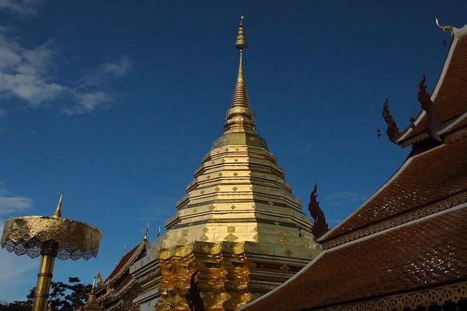 Chiang Mai: Guided City & Temple Discovery with Hotel Pickup - Why the included transport matters