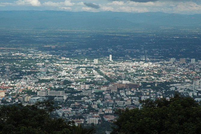 Chiang Mai: Guided City & Temple Discovery with Hotel Pickup - Temple etiquette and what to wear