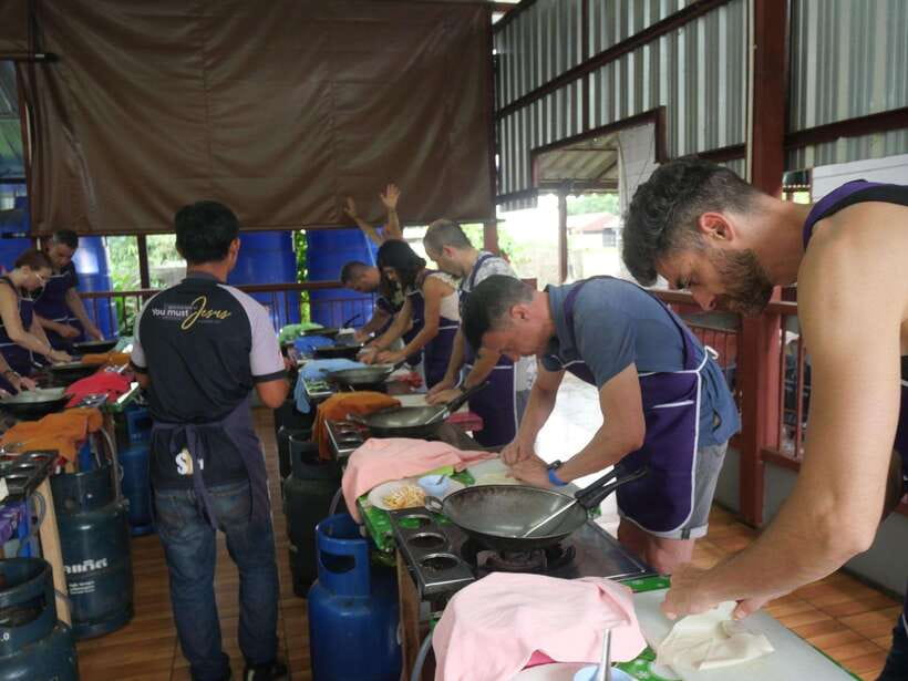 Chiang Mai: Half Day Cooking Class at Organic Farm - Should you book it?