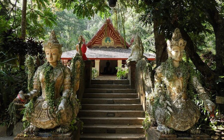 Chiang Mai: Half day Doi Suthep and Meo Village - How the small group changes the day