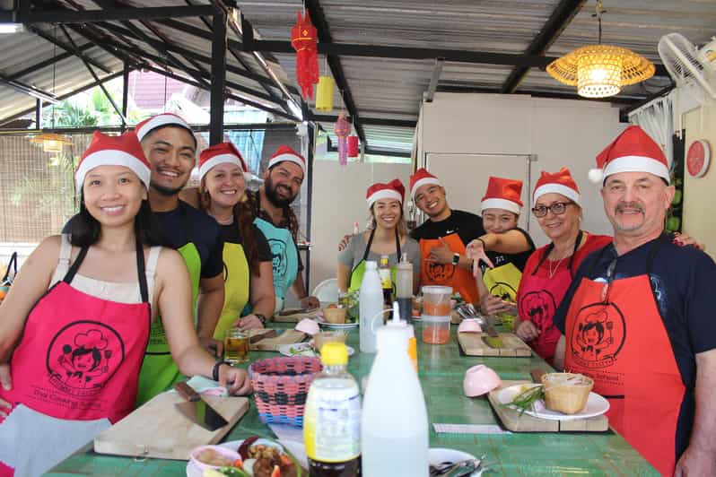Chiang Mai: Half Day Evening Cooking Class with Market Tour - Starting at Kad Kom Market with a shopping basket