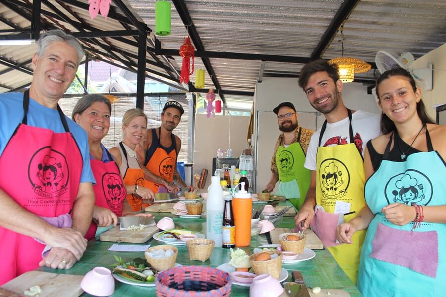 Chiang Mai: Half Day Morning Cooking Class with Market Tour - Tasting five dishes at the end