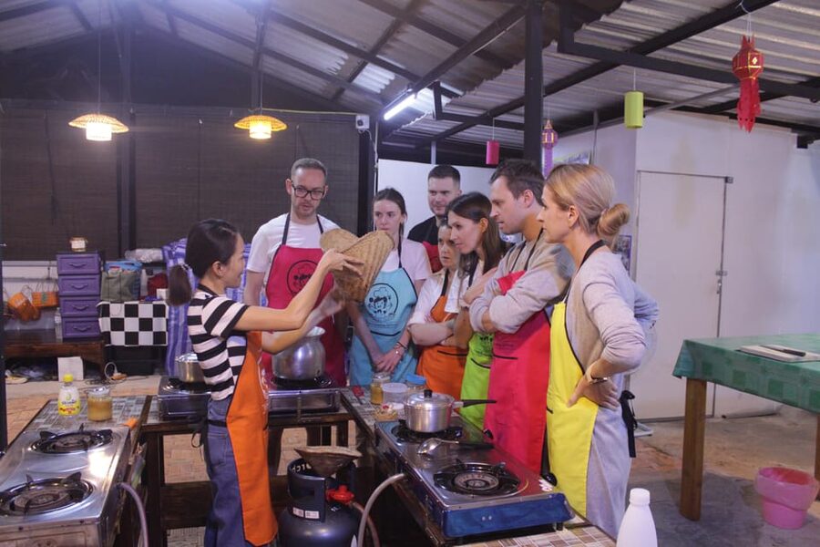 Chiang Mai: Half Day Morning Cooking Class with Market Tour - Who should book this Chiang Mai activity