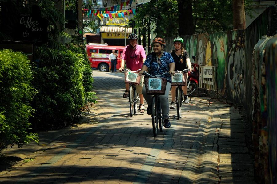 Chiang Mai: Half-Day Old Town Cycling Tour - Lunch and the final ride back