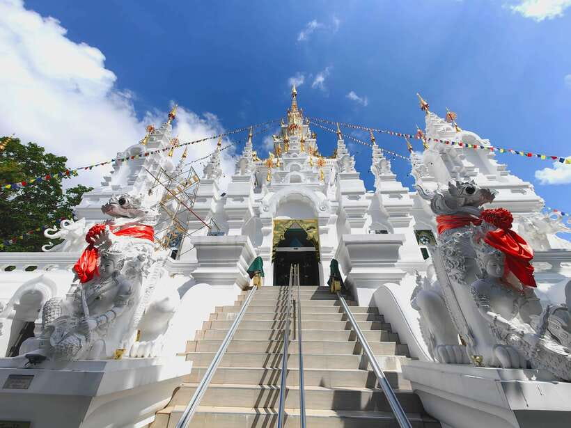 Chiang Mai:Hidden Gems: From Ancient Ruins to Serene Temples - Wat Phratat Sang Chan and the jungle ruin