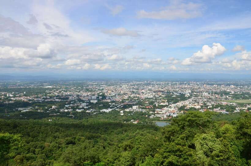 Chiang Mai: Hike on Monk’s Trail and Doi Suthep Private Tour - Riding higher to Wat Phra That Doi Suthep