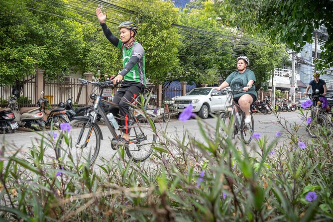 Chiang Mai: Historic Old City Bike Tour - Morning or Night - The Three Kings Monument and public Chiang Mai