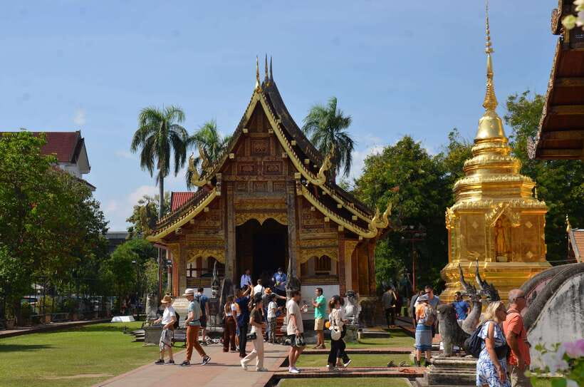 Chiang Mai: Historic Temples and City Guided Walking Tour - Key points to know before you book