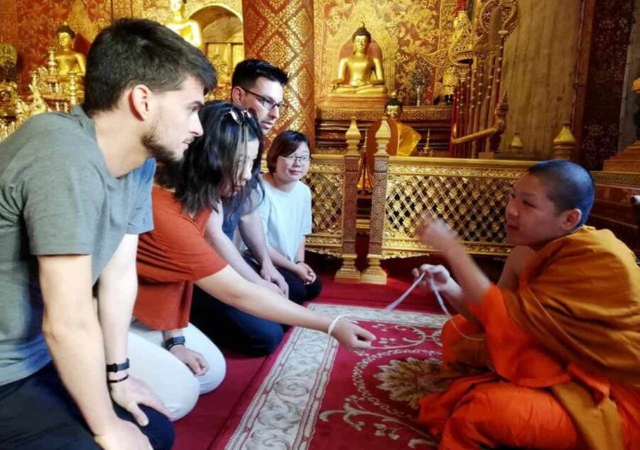 Chiang Mai: History & Mouth Watering Food Tour - What the guides add to the experience