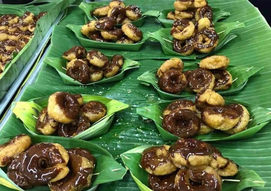 Chiang Mai: History & Mouth Watering Food Tour - Starting at the Three Kings Monument