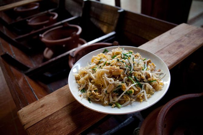 Chiang Mai Home Cooking Class with Garden Tour & Hotel Transfers - Lunch or dinner, and who should choose each