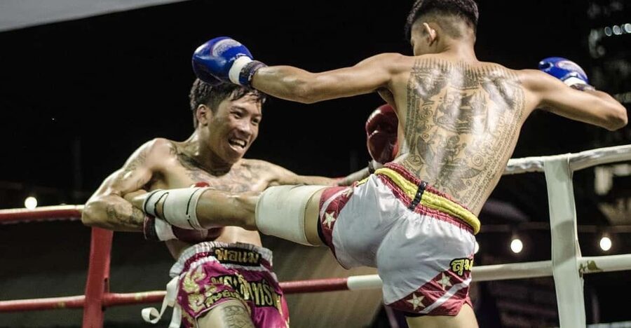 Chiang Mai: Kalare Night Bazaar Boxing Stadium Muay Thai - The Wai khru ram muay sets the tone