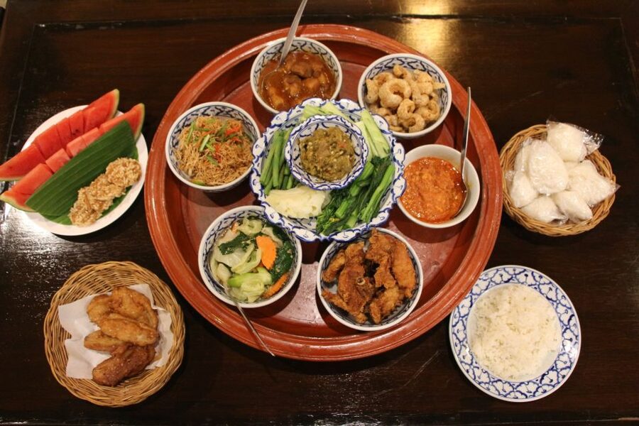 Chiang Mai: Khan Toke Traditional Meal & Dancing Performance - The performance: graceful dance, drums, and martial arts