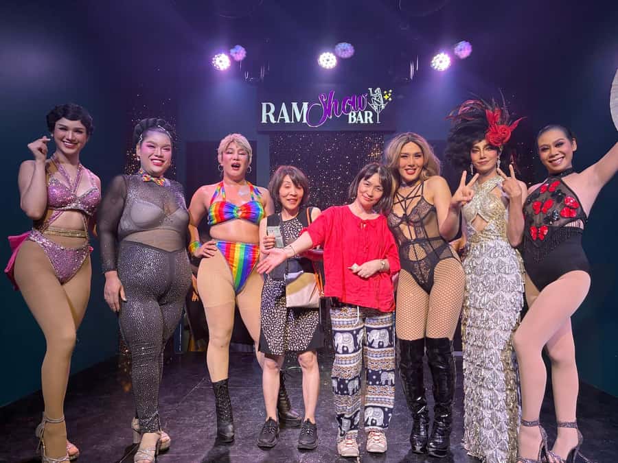Chiang Mai: Ladyboy Cabaret Show with Dinner and Drinks - What the bar and cabaret portion is really like