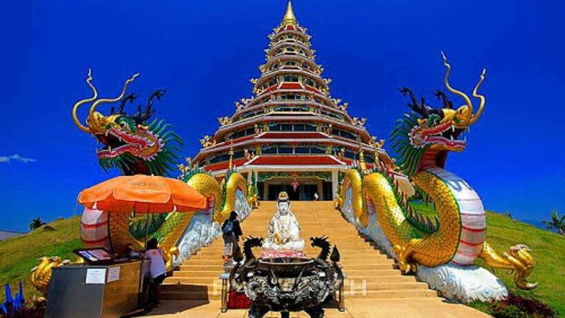 Chiang Mai: Lalita Cafe & White, Blue, Big Buddha Temples - The Long Neck Karen village requires a clear choice