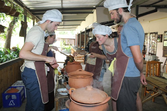 Chiang Mai Lanna Northern Thai Cooking Experience with Locals - Lyn’s teaching style and the value of a small class