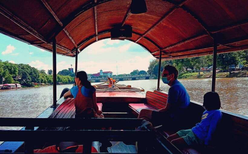 Chiang Mai: Mae Ping River Cruise & Optional Transfer - Choosing lunch, herbal drinks, and ice cream