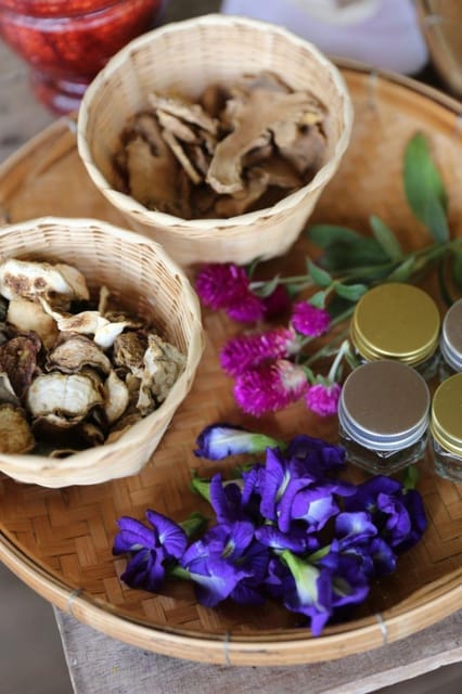 Chiang Mai : Making Herbal Ball And Inhaler - Key points at a glance