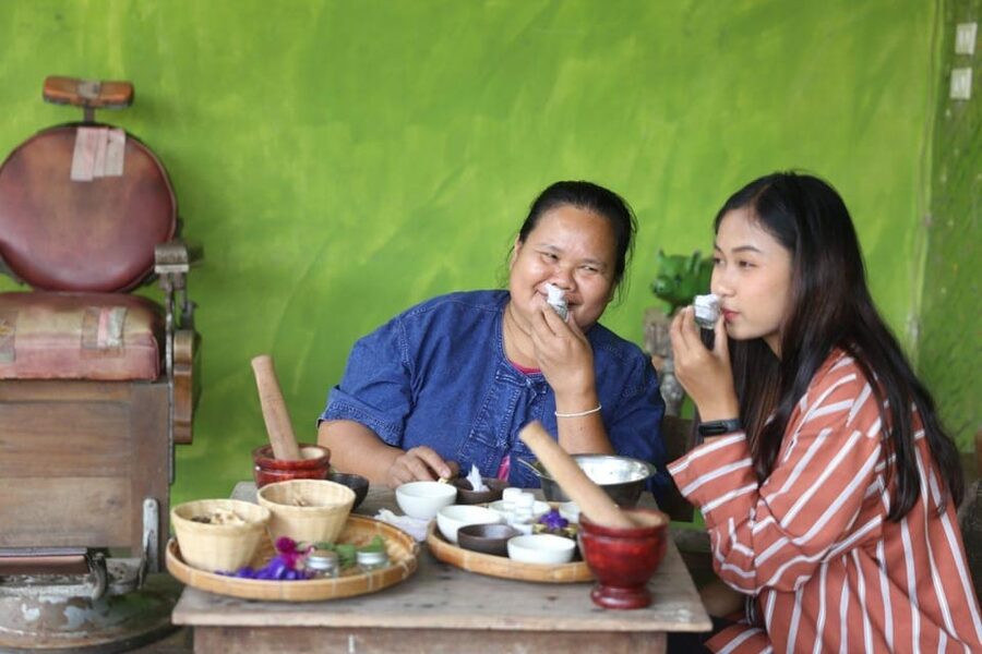 Chiang Mai : Making Herbal Ball And Inhaler - Practical details before you book