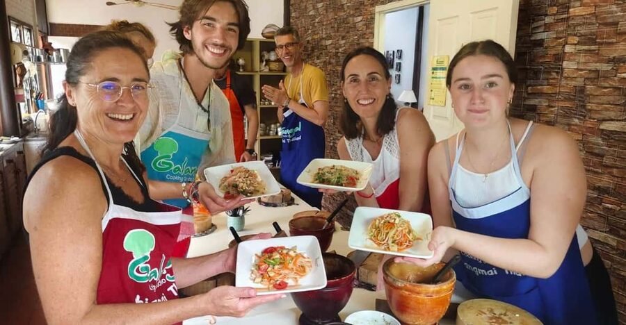 Chiang Mai: Morning Cooking Class with Market Visit - Timing, transfers, and small practical details
