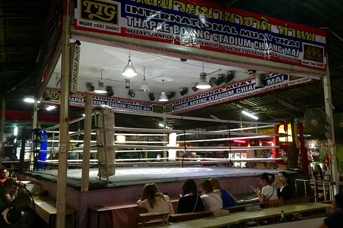 Chiang Mai Muay Thai Boxing Live at Thapae Stadium - Atmosphere, food, and comfort