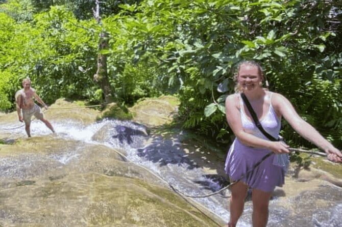 Chiang Mai Nature & Culture private tour - Dantewada combines food, flowers, and photo stops