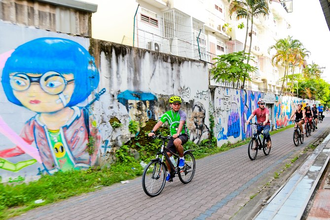 Chiang Mai Night Bike Tour - Three Kings Monument and Wat Intakhin