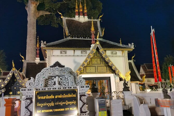 Chiang Mai Old City & Temples 3 hour Twilight Walking Tour - Practical details for a smooth evening