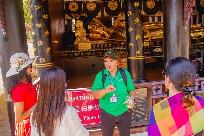 Chiang Mai Old City & Temples Guided Walking Tour - 3 Hrs - What the guides add, and where the risk lies
