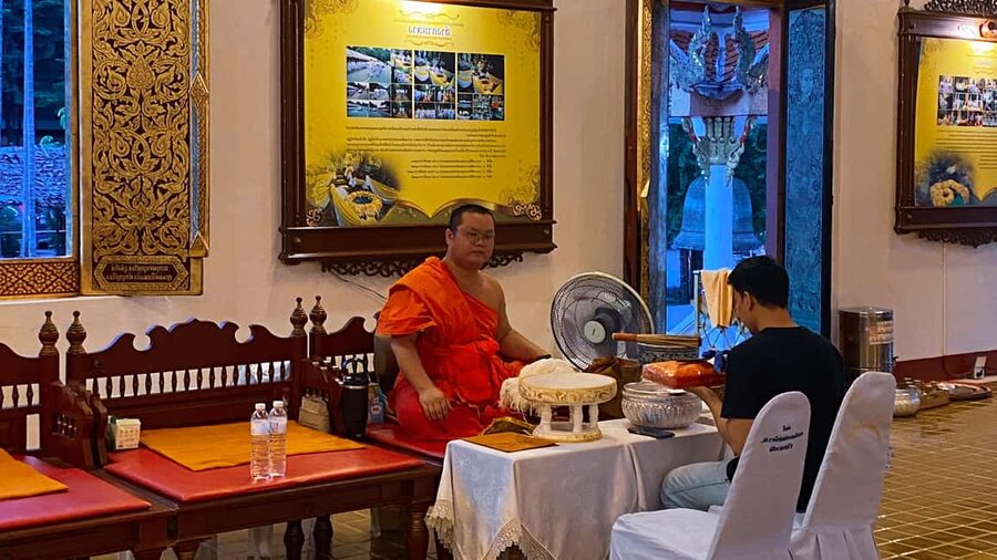 Chiang Mai Old City Twilight Walk Tour: Lanna Majestic Glow - Should you book the Lanna Majestic Glow walk?
