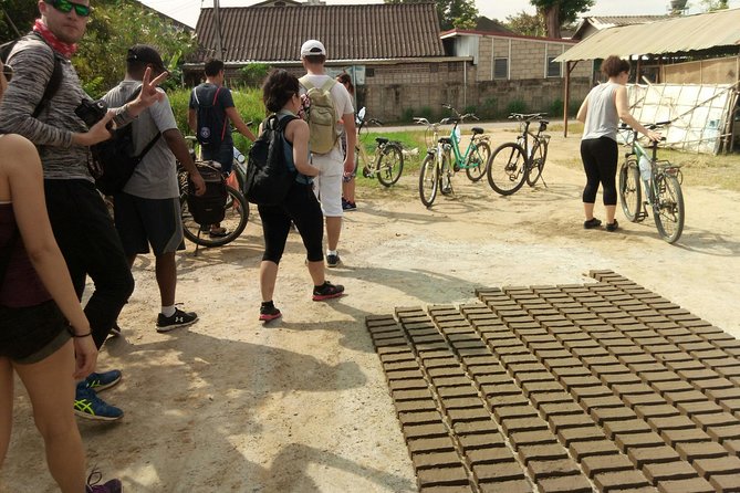 Chiang Mai Paradise Full-Day Cycling Adventure Tour - Markets and everyday shopping