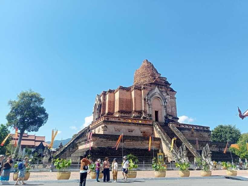 Chiang Mai: Private City Tuk-Tuk Tour - The Night Bazaar and evening timing