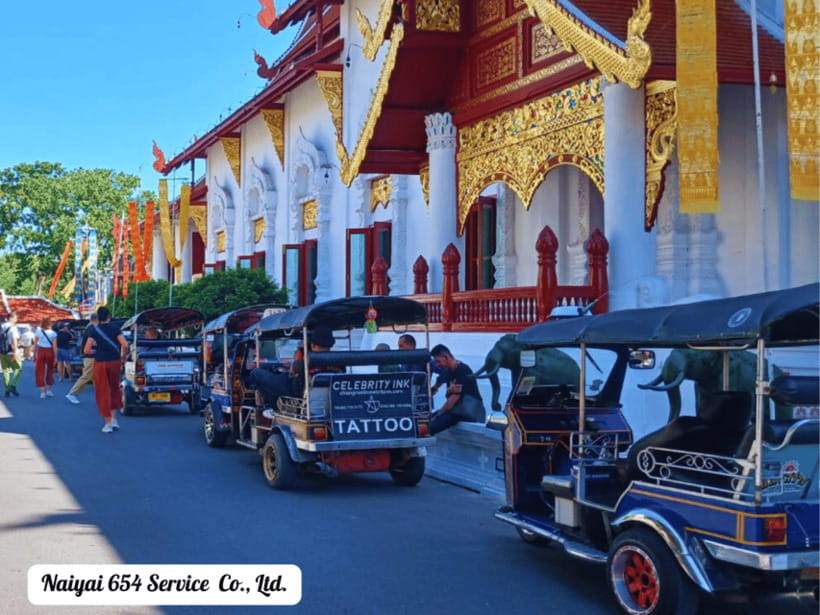 Chiang Mai: Private City Tuk-Tuk Tour - Four hours among the Old City temples