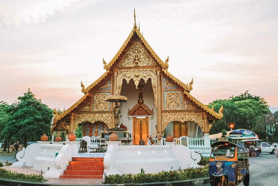 Chiang Mai: Private Tuk Tuk Tour of City Temples With Pickup - Mueang Mai Market and the best part for food
