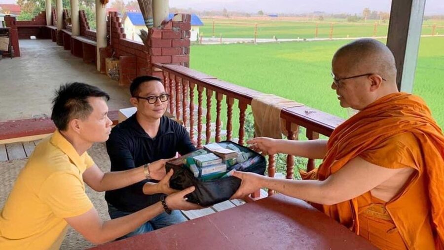 Chiang Mai: Silver Craftwork Temple Tour with Monk Meeting - Should you book this Chiang Mai tour?
