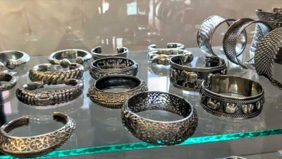 Chiang Mai: Silver Craftwork Temple Tour with Monk Meeting - Who will appreciate this temple experience