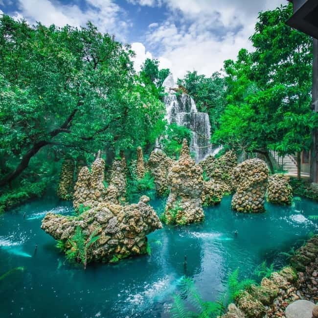 Chiang Mai: Sticky Waterfall & Angel Waterfall Park Day Tour - Why the guides matter on a slippery-looking waterfall
