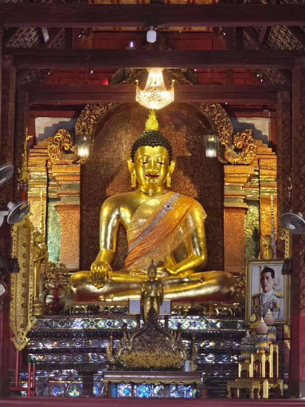 Chiang Mai: Temple & City Tour Part II - Wat Chiang Man and the beginning of Chiang Mai