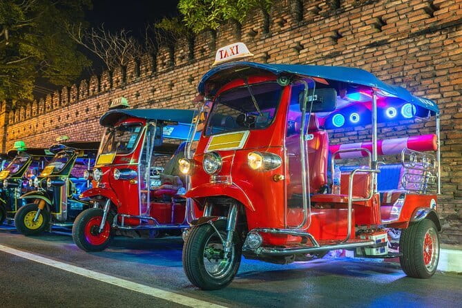 Chiang Mai Temples and Market Tuk Tuk Night Tour - Quick takeaways