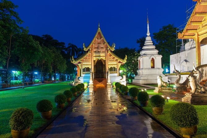 Chiang Mai Temples and Market Tuk Tuk Night Tour - Wat Phra Singh, the first major stop