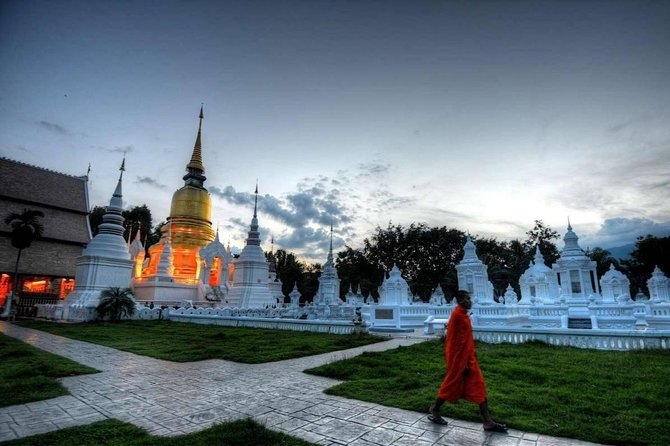 Chiang Mai Temples & City - Wat Chedi Luang and the huge ruined pagoda