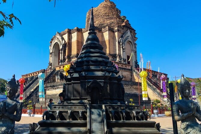 Chiang Mai Temples & Old City Hidden Gems Small Group Tour 2 Hrs - Why this short Chiang Mai tour works