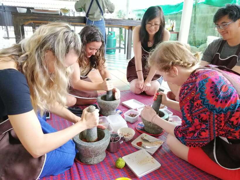 Chiang Mai: Thai Cooking and Market Tour with Lanna Smile - A five-hour rhythm that suits food lovers