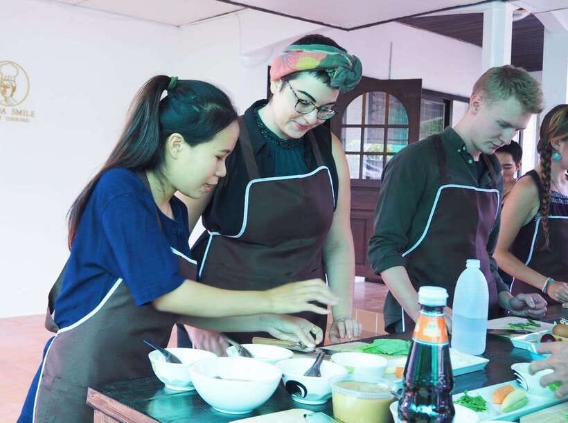 Chiang Mai: Thai Cooking and Market Tour with Lanna Smile - Is $31 good value?