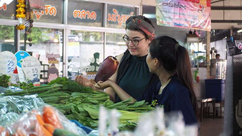 Chiang Mai: Thai Cooking and Market Tour with Lanna Smile - Who should book this cooking class?