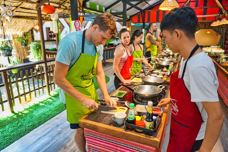 Chiang Mai: Traditional Thai-Akha Cooking Class& Market Tour - The cooking session covers a serious amount of food